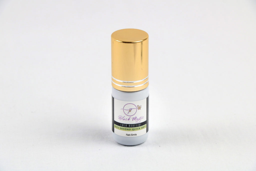 BLACK MAGIC LASH ADHESIVE cyanoacrylate free ⋆ Plumerian